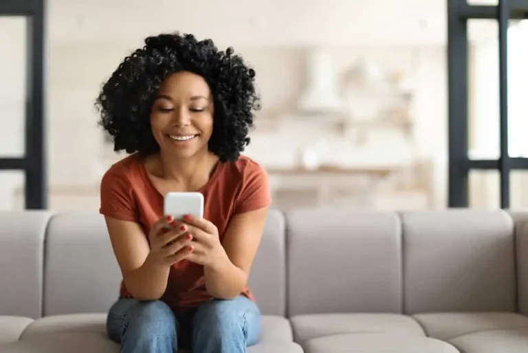 A lady delighted at her refund when cancelling her Insuristic Unoccupied Home Insurance Policy