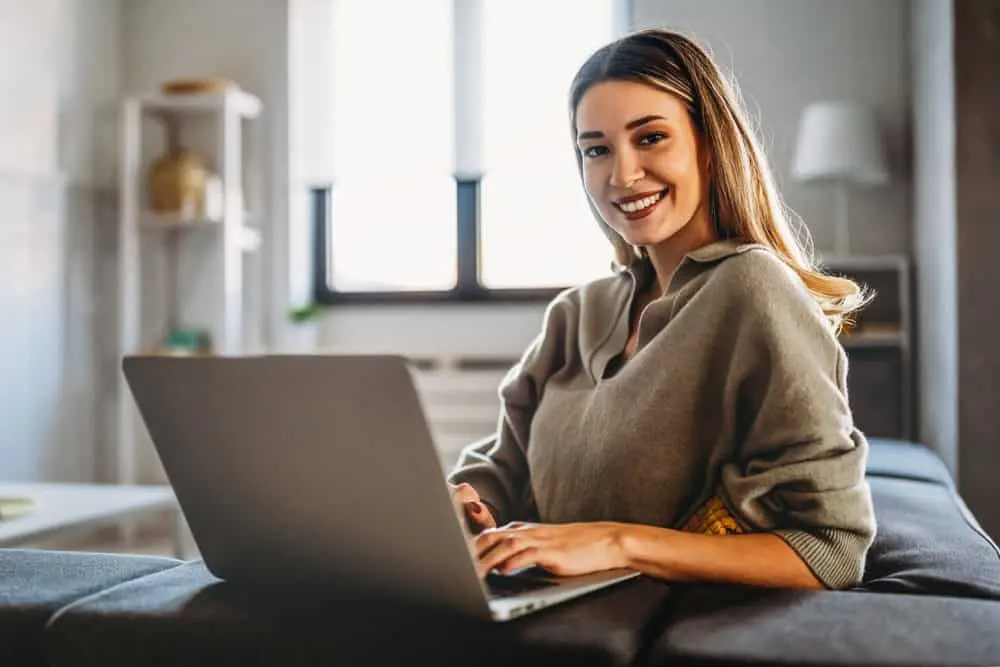 A relaxed woman arranging flexible unoccupied home and probate insurance with Insuristic